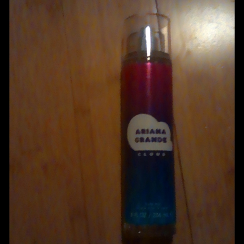 Ariana Grande cloud mist